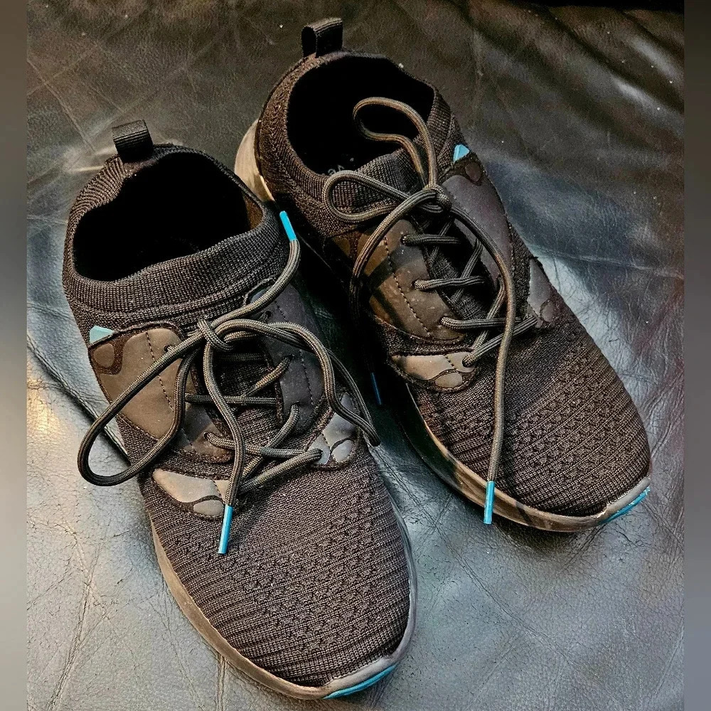 Vessi Everyday Move Waterproof Black Lace-up Slip-On Sneaker W6 US